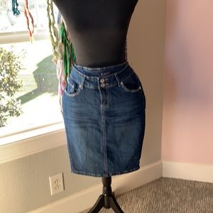Karen T blue Jean skirt with embellishments size small